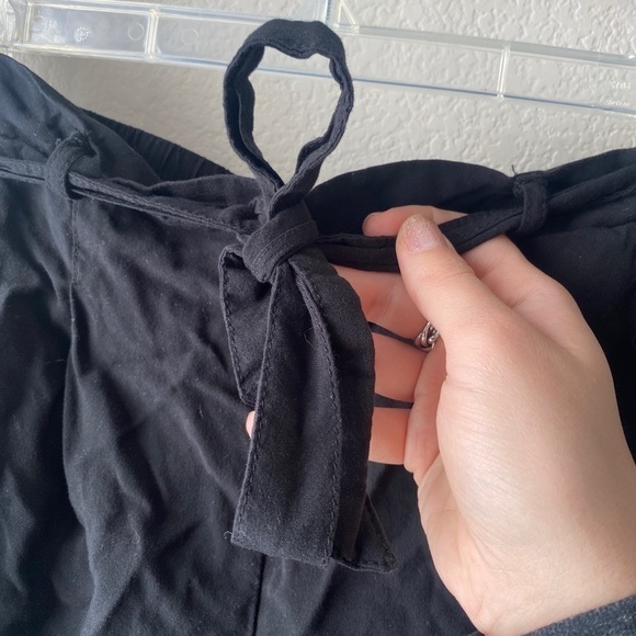 Ambiance Apparel - black fabric shorts with tie - Picture 2 of 4